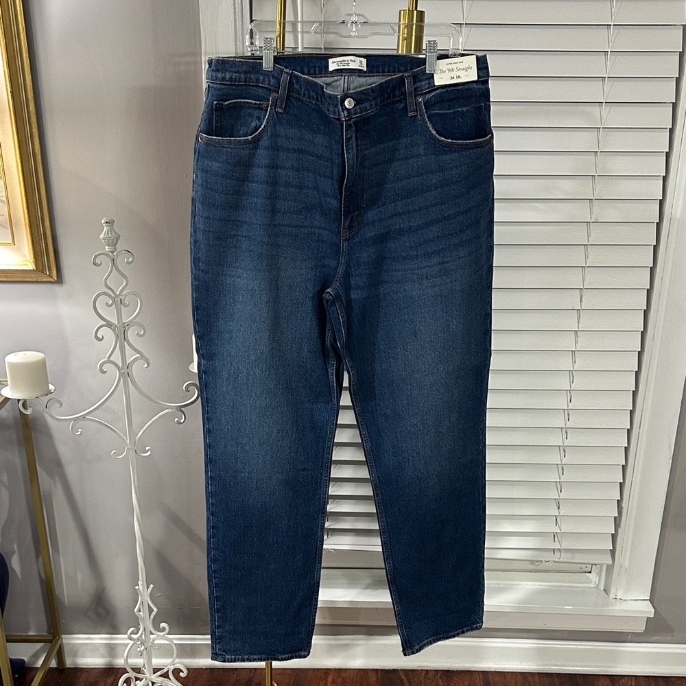 Abercrombie & Fitch High Rise 90s Straight Leg Jeans